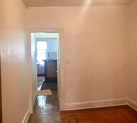 3rd image of 224 Manhattan Ave APT 3R