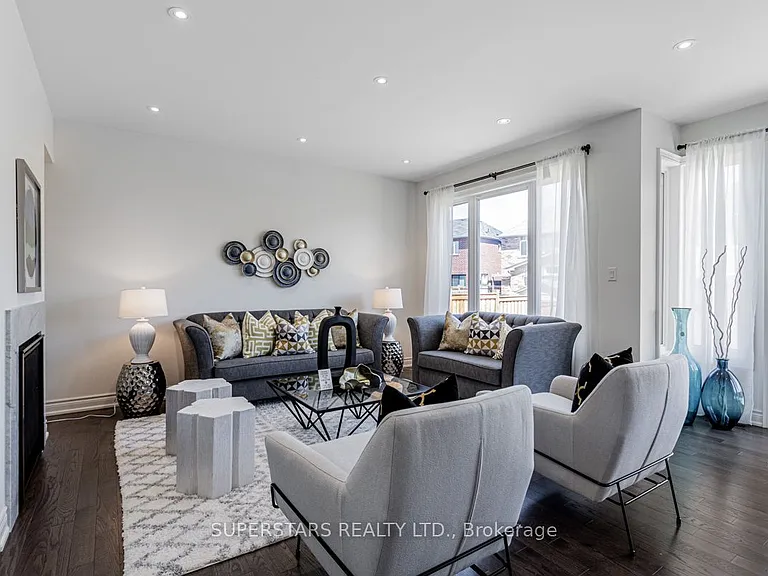 11 Empire Dr — Photo 7