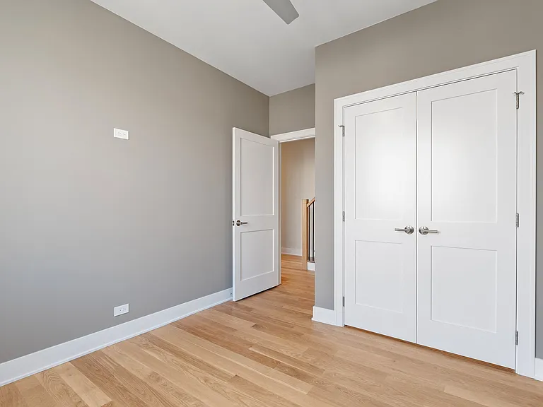 4861 N Hermitage Ave — Photo 16