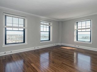 3172 N Sheridan Rd #722, Chicago, IL 60657