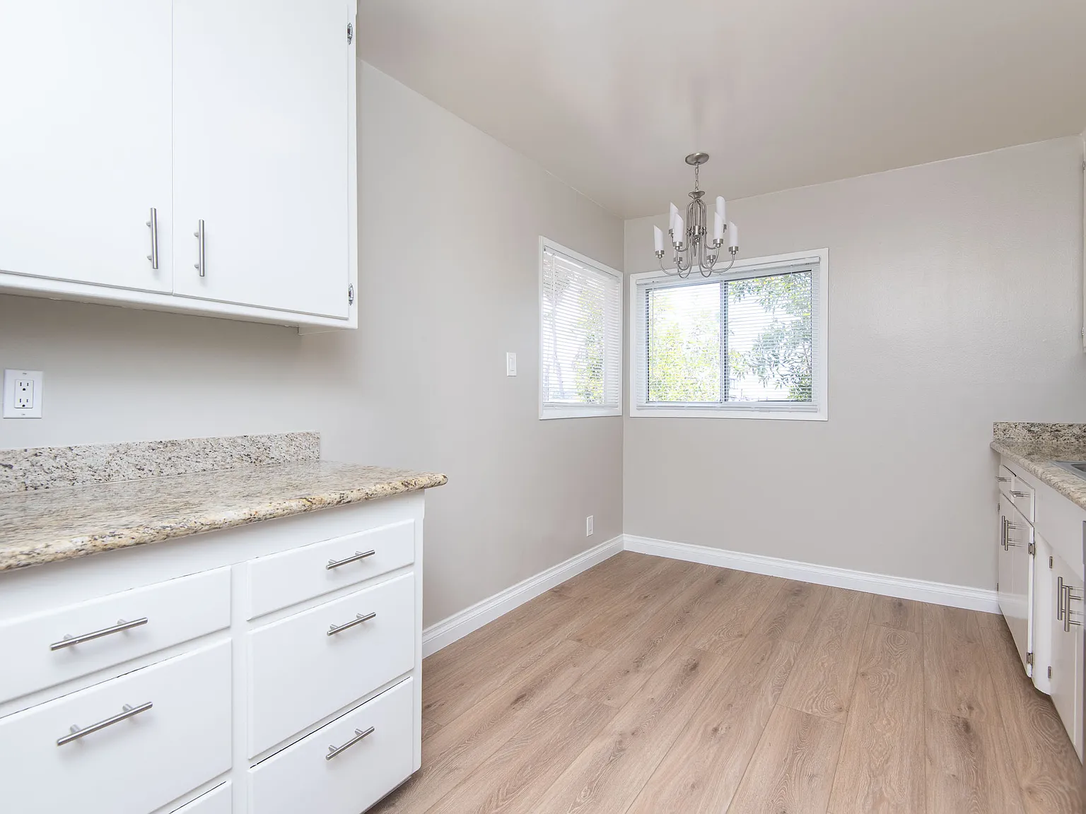 2 bed, 1.5 bath, 820 sqft, $2,850 — Photo 4