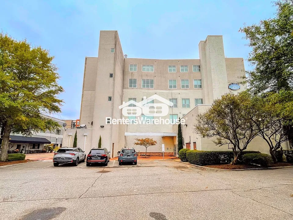 500 Granby St #3F