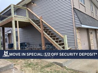 8702 NW 82nd Ter #D, Kansas City, MO 64152