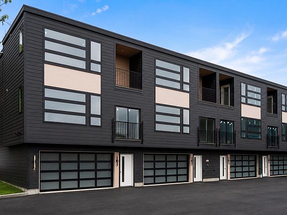 2nd image of 9 Franklin St #2