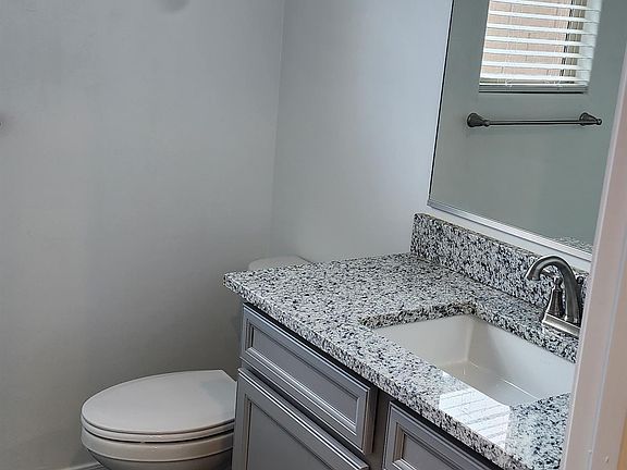 4th image of 7822 S Wolf Creek Dr
