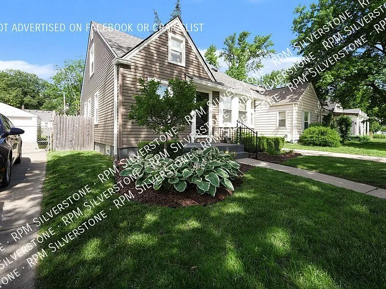 1403 N Altadena Ave — Photo 4