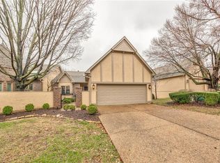 12452 Linden St, Leawood, KS 66209
