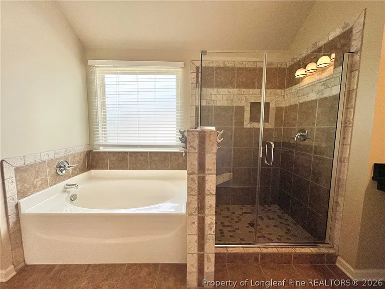 642 Regimental Dr — Photo 31