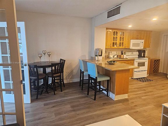 3rd image of 825 Brickell Bay Dr APT 1249