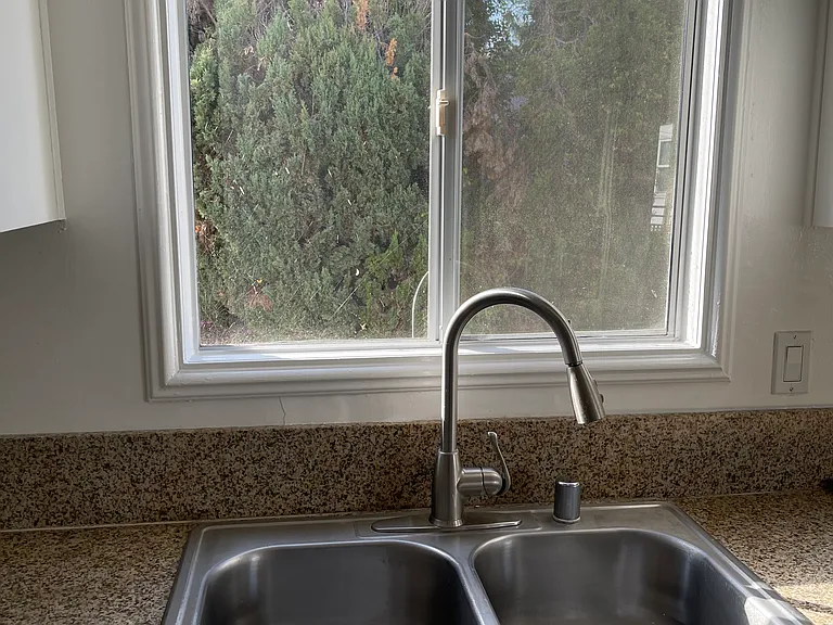 425 S Doheny Dr #7 — Photo 3