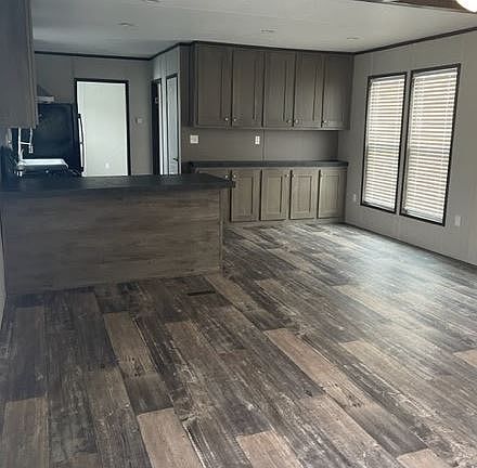 2nd image of 504 Pine Aly