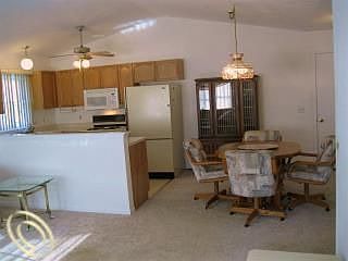 4th image of 41876 King Edward Ct #42