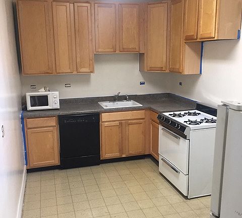 5th image of 1454 W Fargo Ave APT 3C