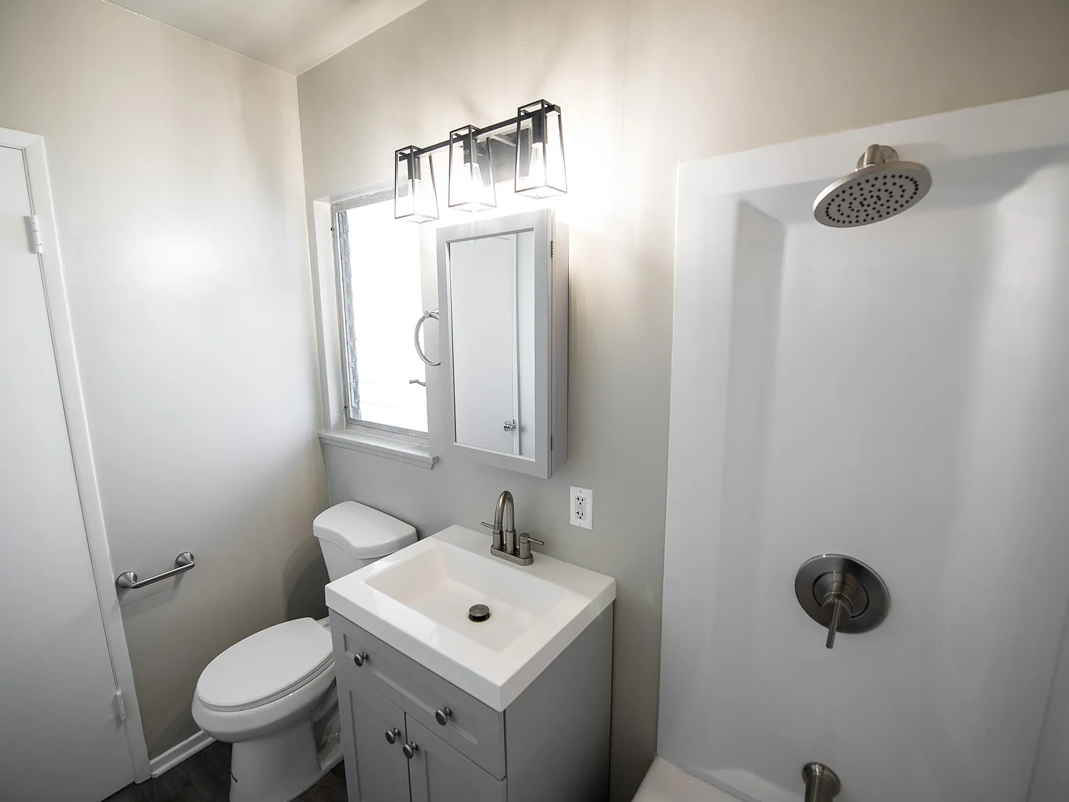 450 Live Oak — Photo 3