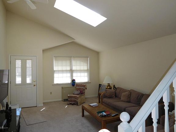 4th image of 754 Garnet Ln