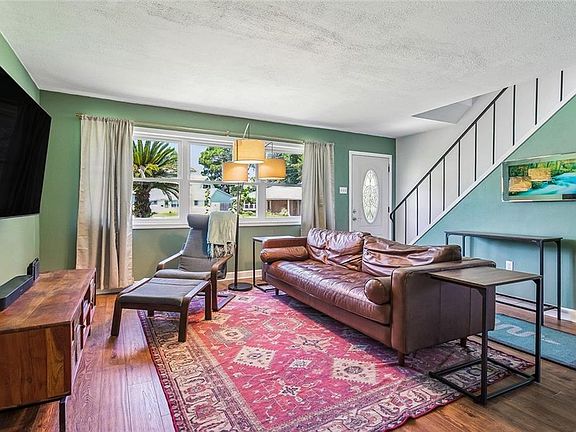 3rd image of 717 Mary Ln