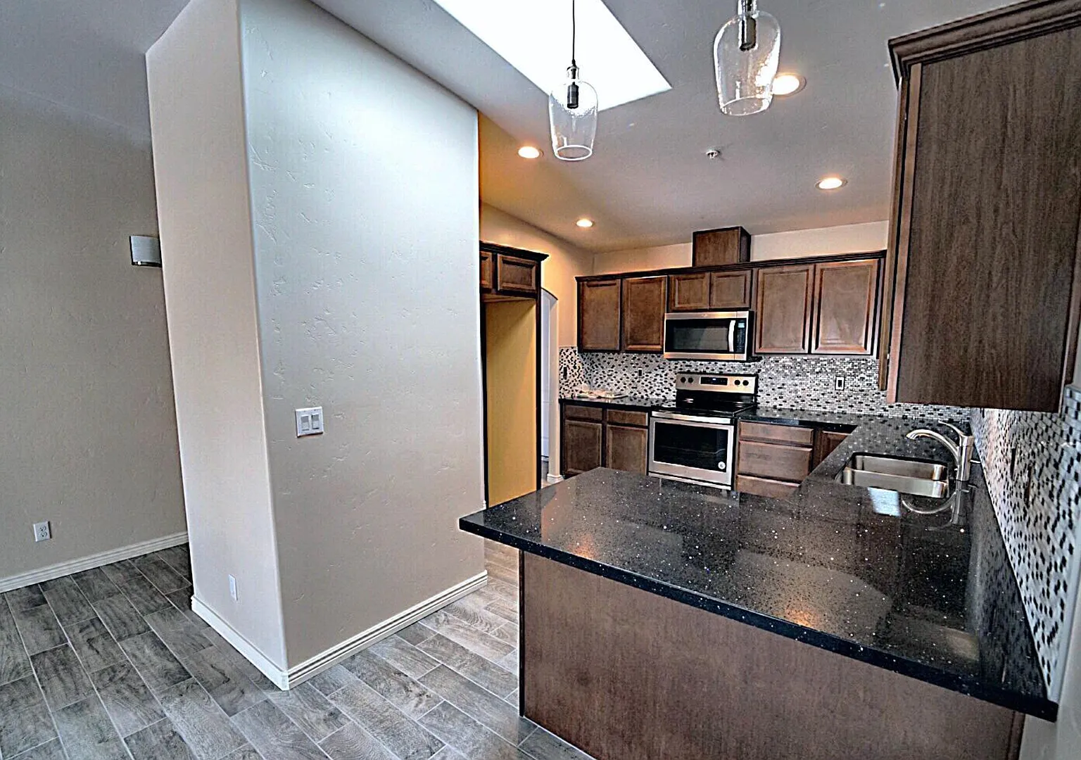 Duplex - Long term - unfurnished — Photo 4
