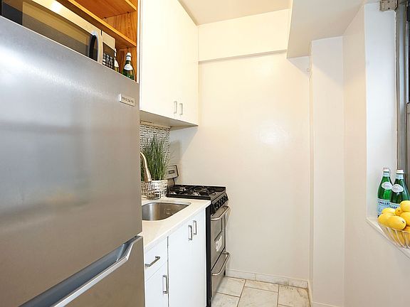3rd image of 270 Jay St APT 5B