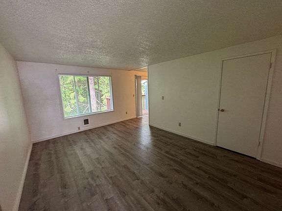 4th image of 65 SE Ainslee Ave