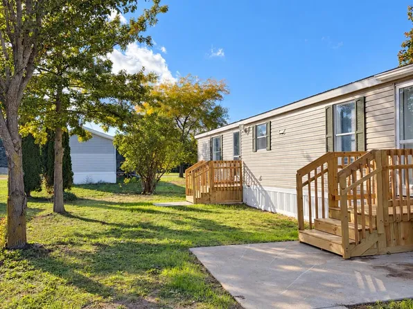 18375 Saint Joseph Ave #235, Big Rapids, MI 49307