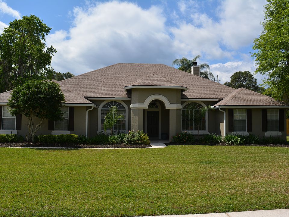 1st image of 147 Fairway Oaks Dr
