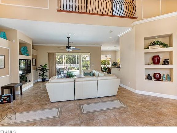 3rd image of 5320 SW 25th Pl