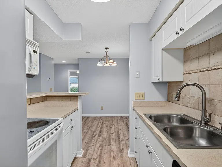 10200 Belle Rive Blvd #212 — Photo 9
