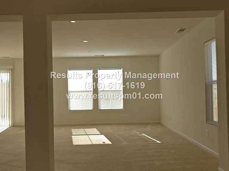 4329 Gentry Way — Photo 10
