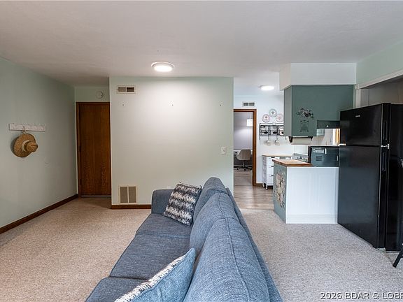 4th image of 804 Manor Cir #C