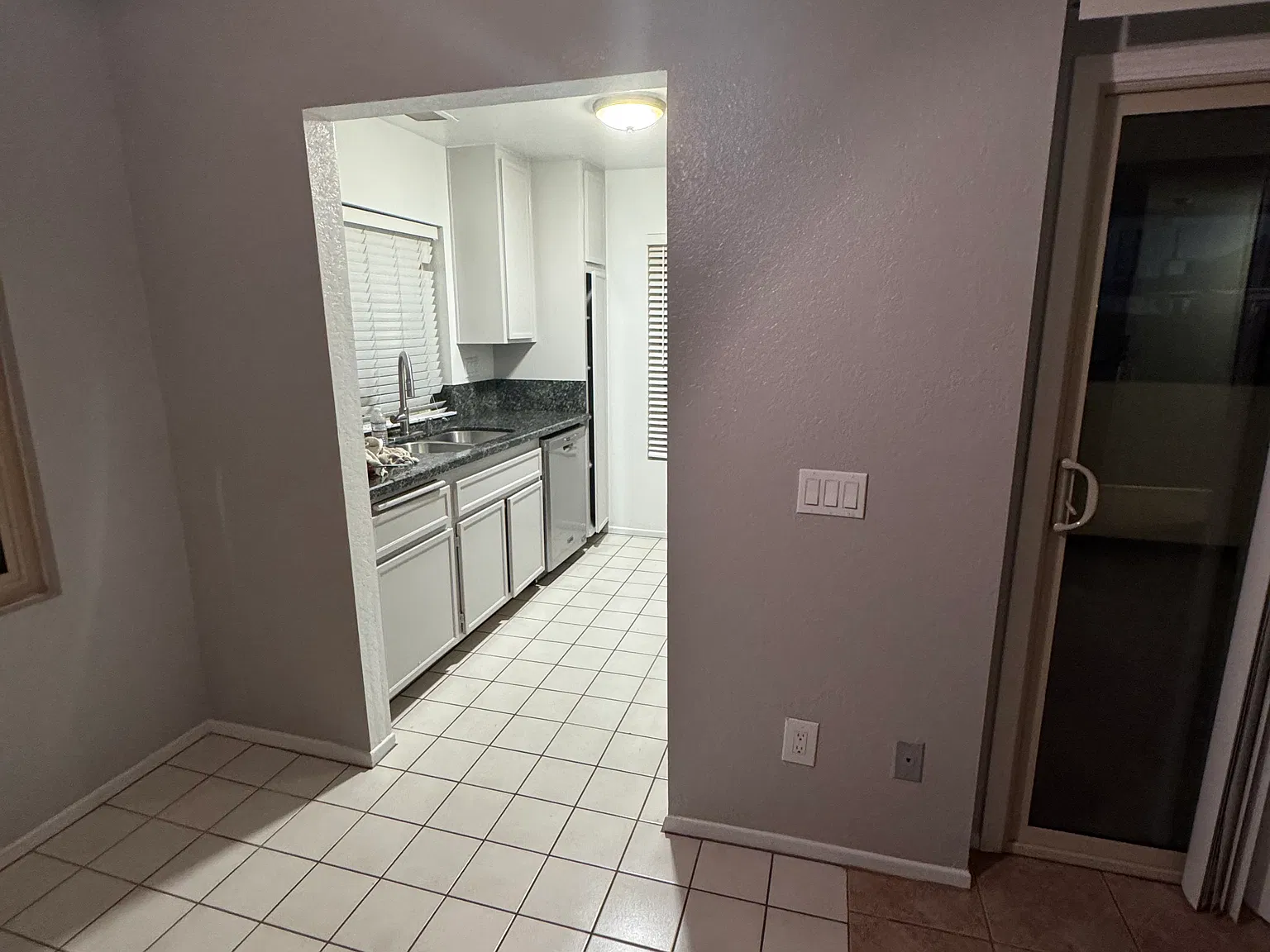 2 bed, 920 sqft, $3,000 — Photo 4