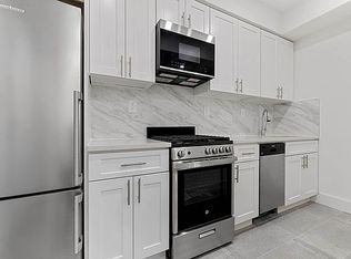 570 9th Ave #3A, New York, NY 10036