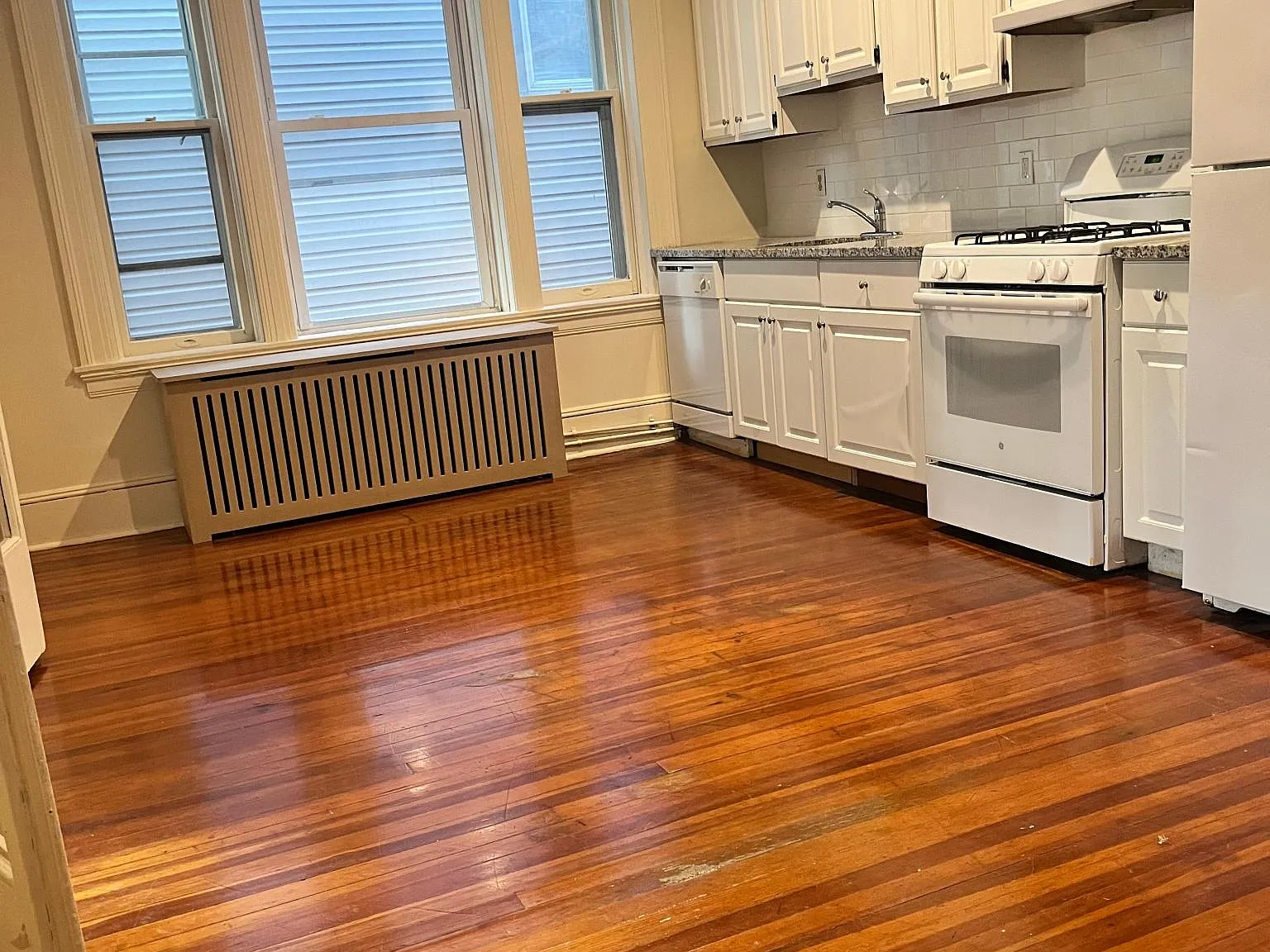 416 Bloomfield Ave — Photo 4