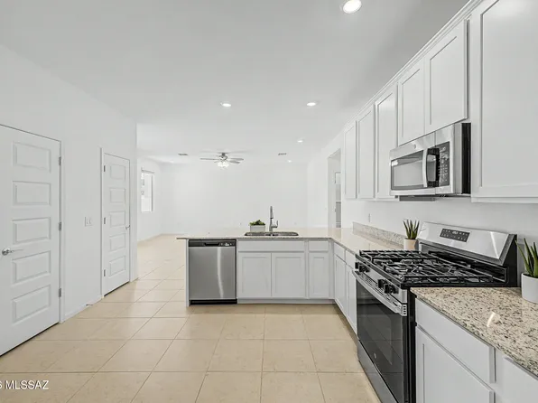 10502 W Kerrigan Ln, Marana, AZ 85653