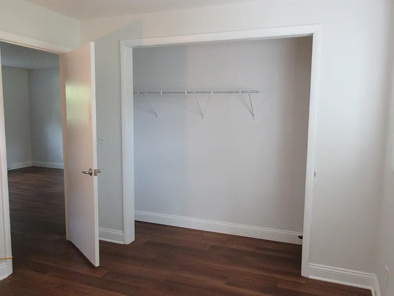1609 Hawthorn Dr #2 — Photo 5