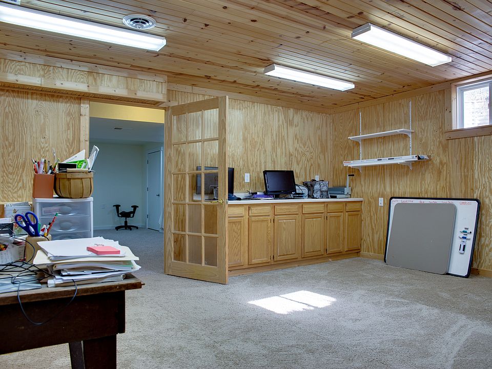 2nd image of 1145 Tecumseh Point Rd