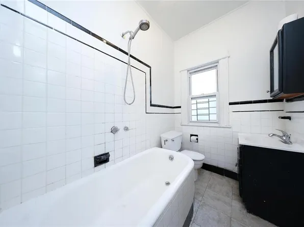 127 Bay 23rd Street image 18 of 31