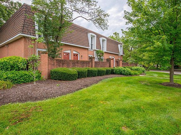 4th image of 2892 Chateau Cir #10
