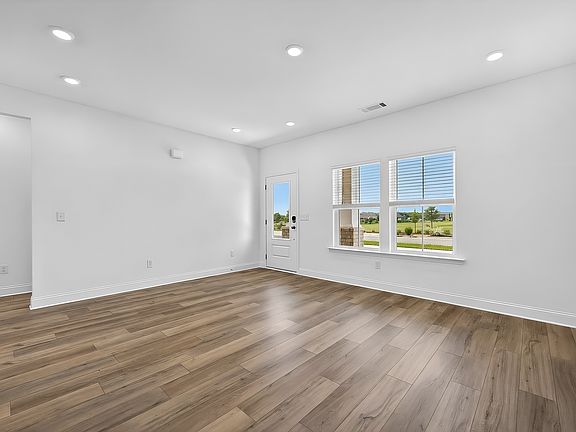 Encore Centerville 6