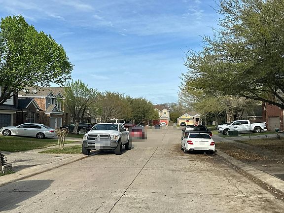 4th image of 605 Cypress Hill Dr