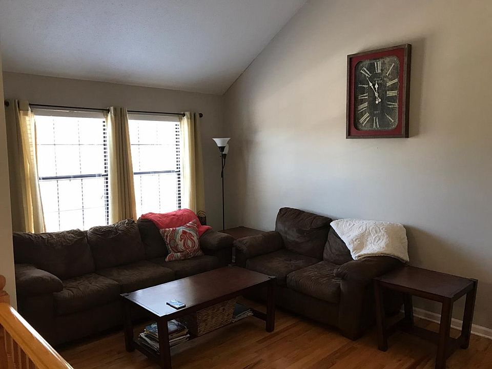 Living Room with Vaulted Ceiling
