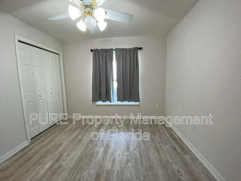 8925 SE 43rd Ave — Photo 25