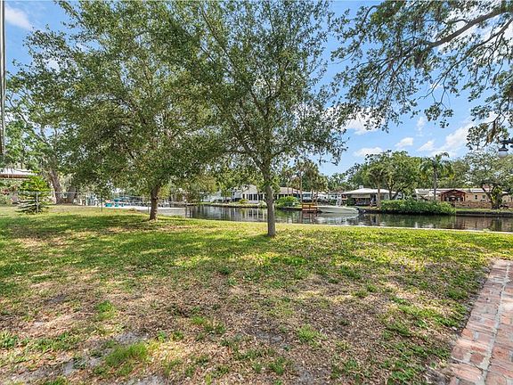 3rd image of 5822 River Rd