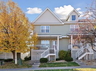 2890 Clover Ridge Dr, Chaska, MN 55318