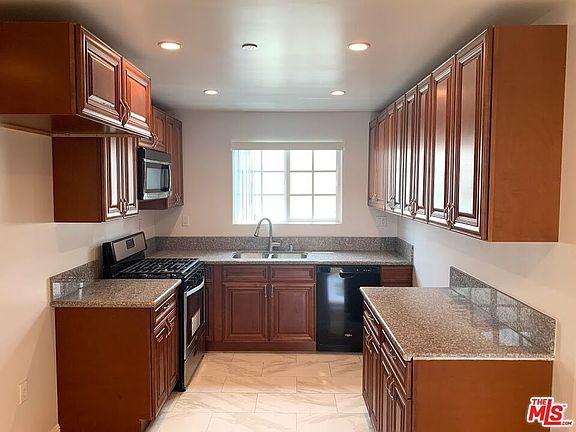 5th image of 1423 Franklin St #2