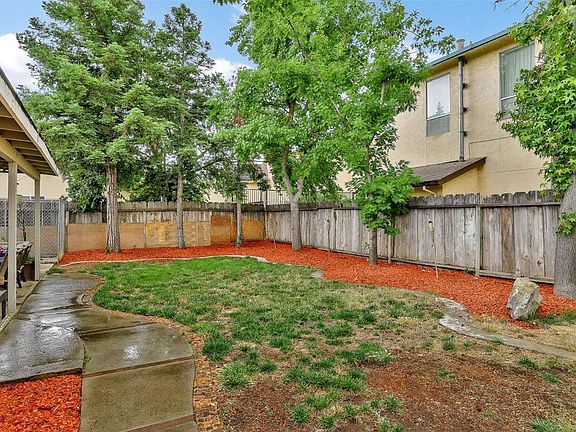 2nd image of 1039 Janet Ln