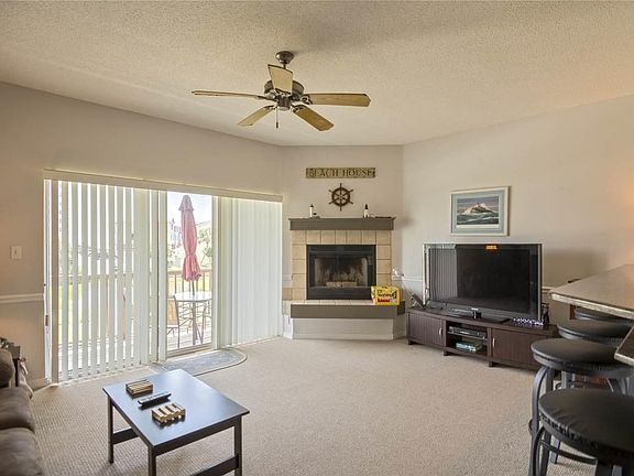 3rd image of 1550 Via Deluna Dr #F