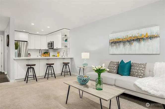 1 bed, 710 sqft, $2,200 — Photo 2
