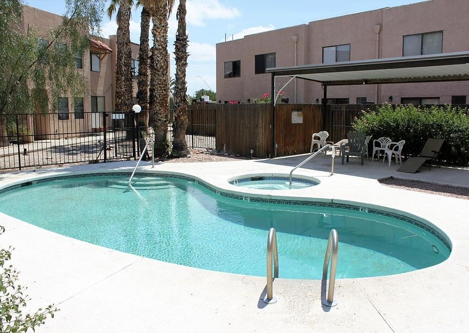 Complex and outdoor pool