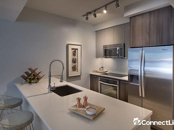 4th image of 8259 NW 34th St #2824445