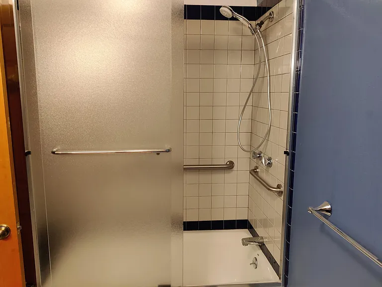 Lower floor bathroom walk in tub/shower